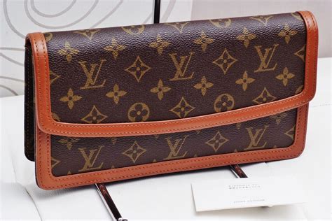 louis vuitton pochette ebay|pochette louis vuitton monogram.